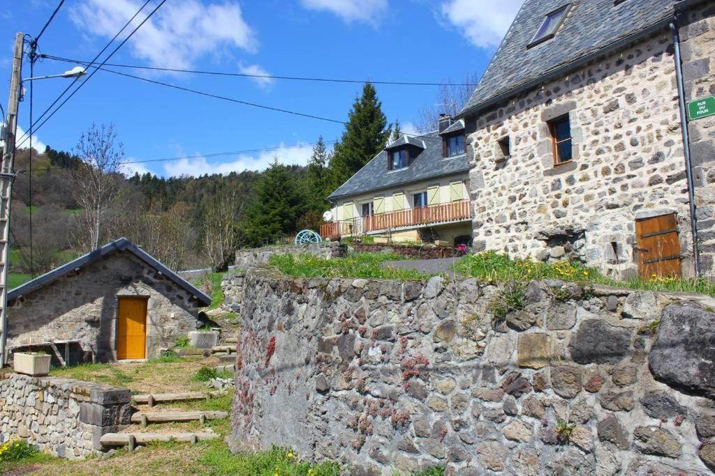 Maison De Varennes Chambon-sur-Lac Bagian luar foto