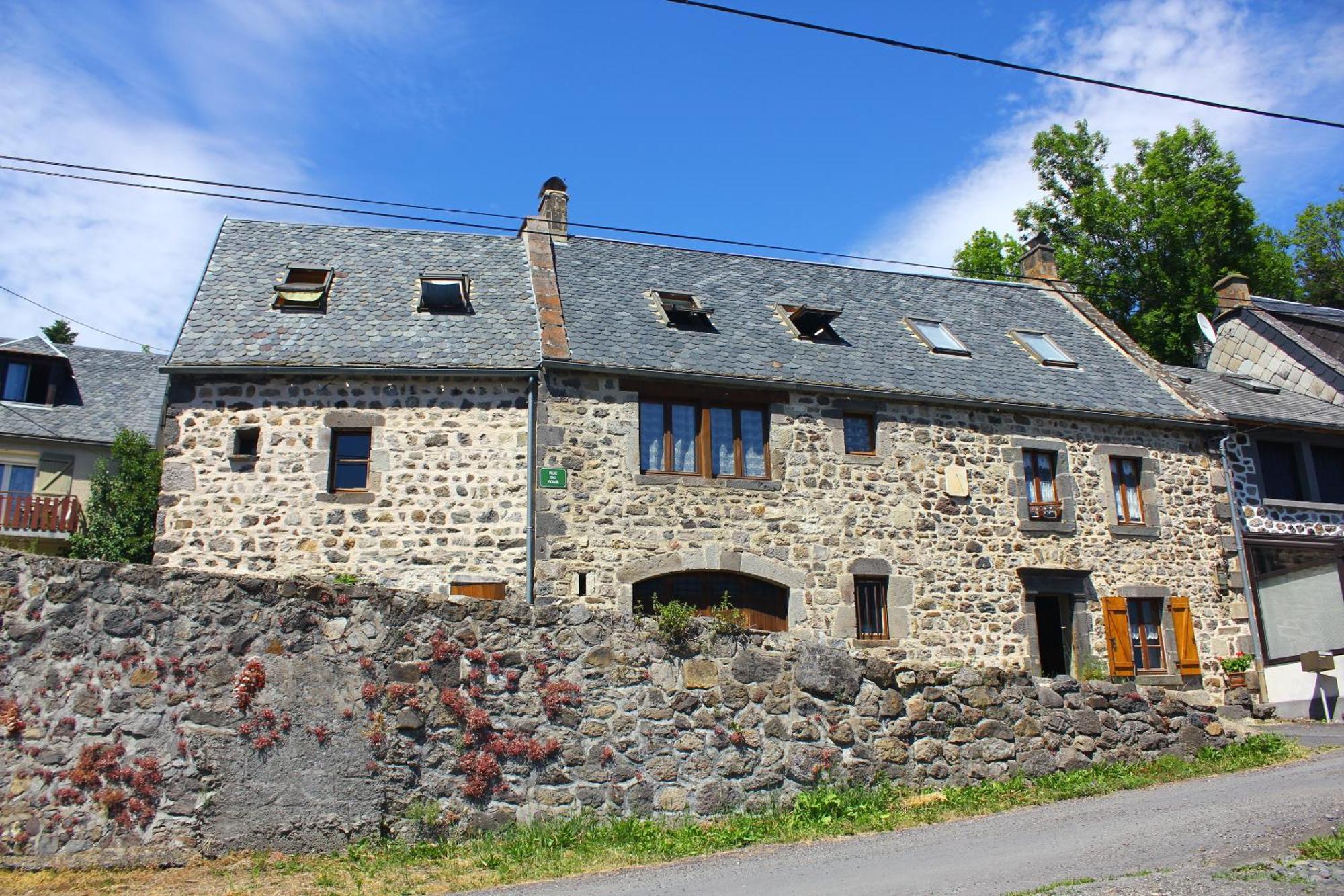 Maison De Varennes Chambon-sur-Lac Bagian luar foto